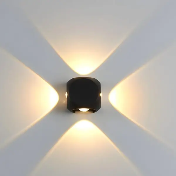 4 Way Ball Light